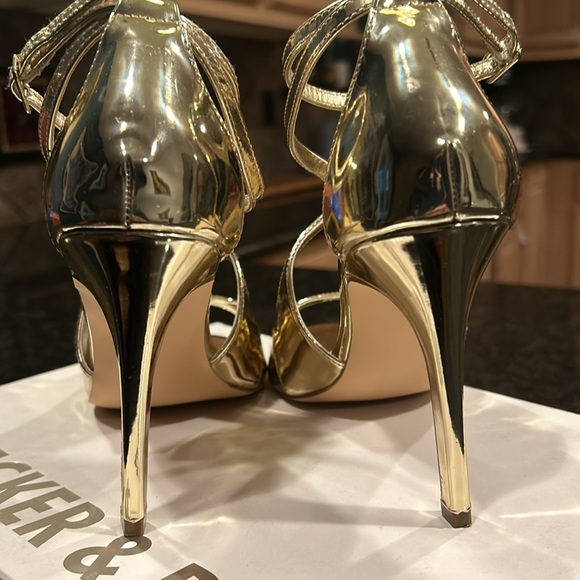 Bleecker & Bond Gold heels Sz 7 - Picture 4 of 6